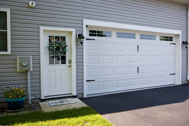24/7 Emergency Garage Door Panel Replacement experts in Friend, NE